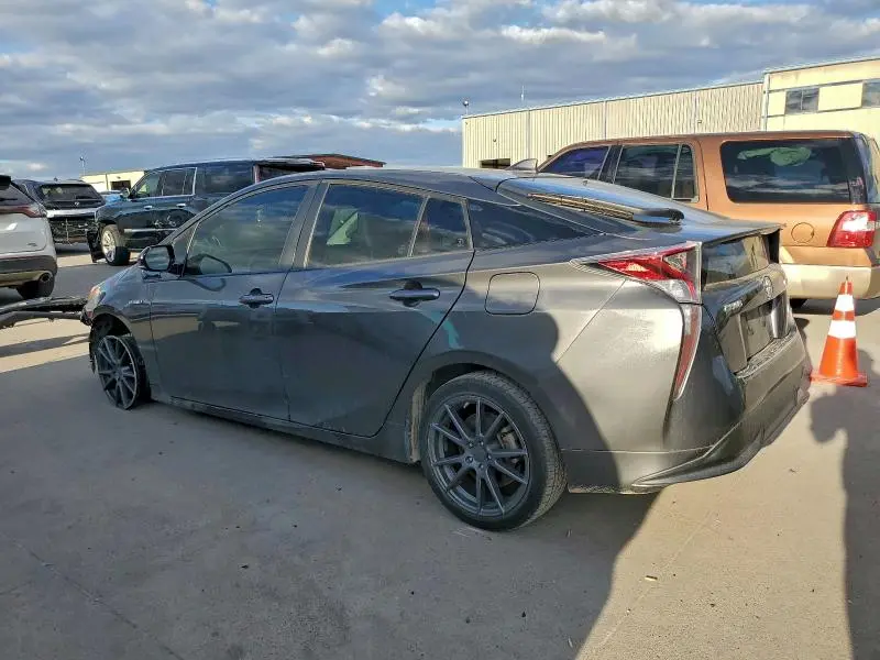 2016 TOYOTA PRIUS   