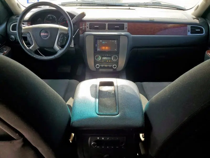 2013 GMC YUKON SLE  