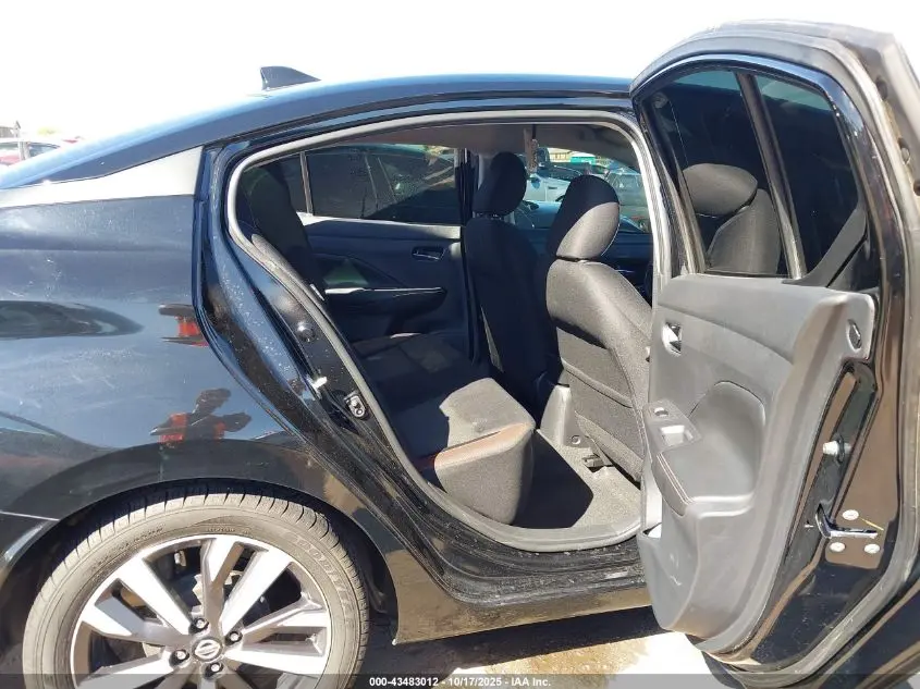 2021 NISSAN VERSA SR XTRONIC CVT