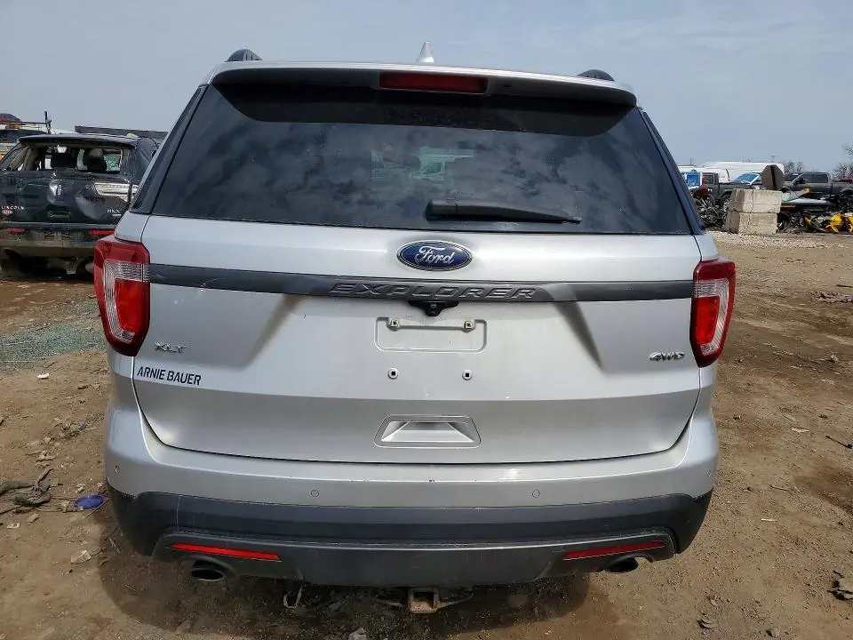 2017 FORD EXPLORER XLT  