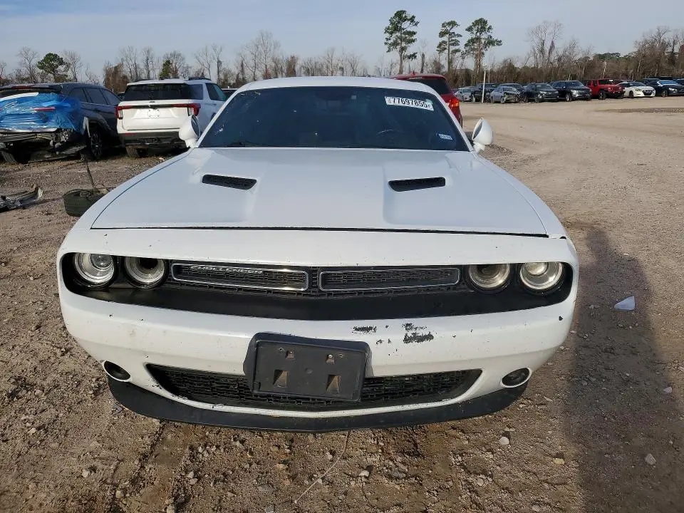 2017 DODGE CHALLENGER SXT  
