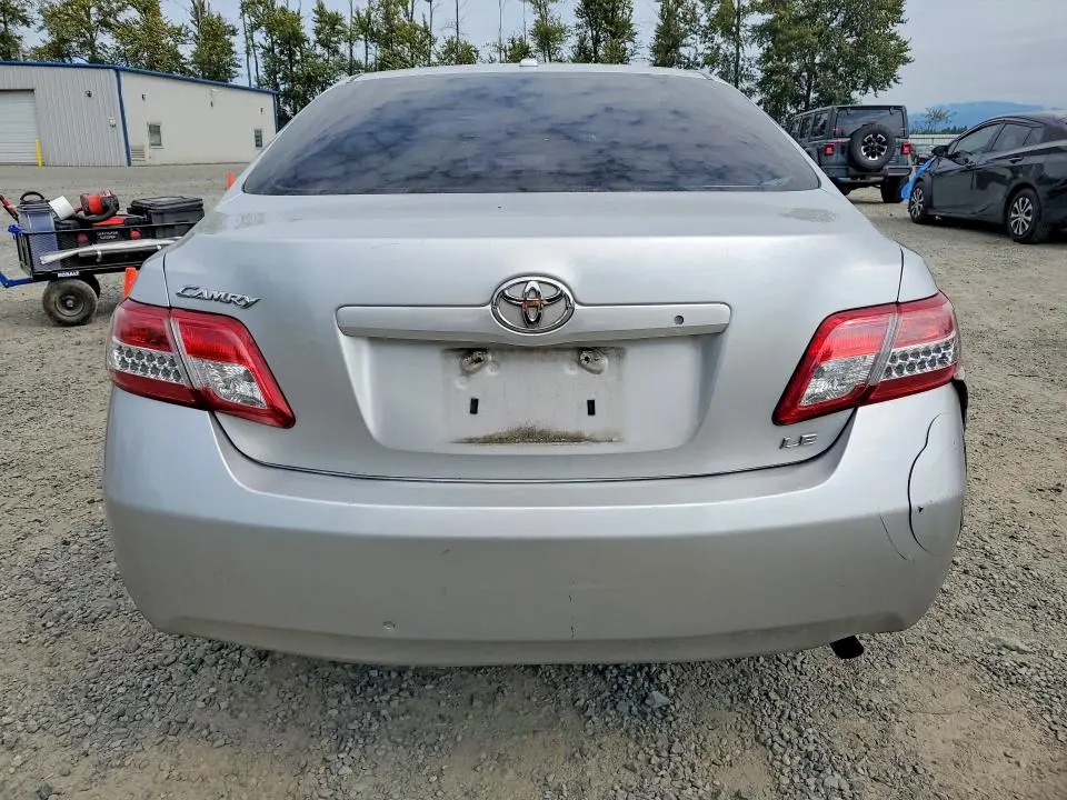 2011 TOYOTA CAMRY LE  