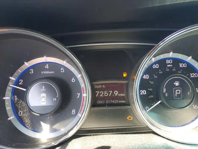 2011 HYUNDAI SONATA SE  