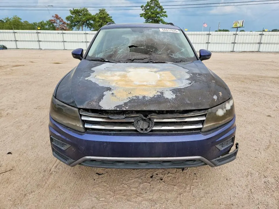 2021 VOLKSWAGEN TIGUAN SE  