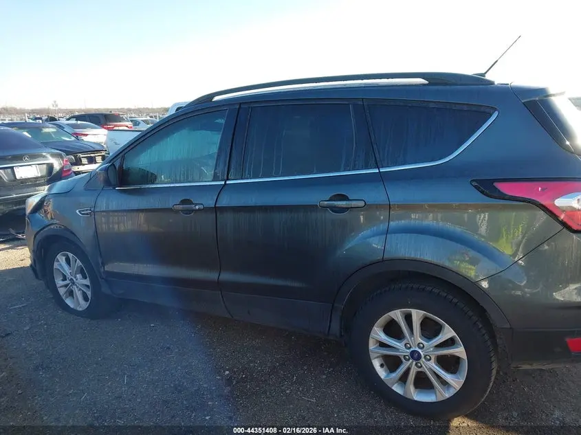2018 FORD ESCAPE SE