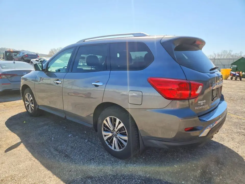 2017 NISSAN PATHFINDER SL  