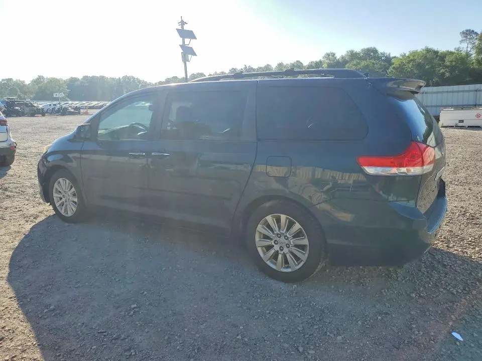 2011 TOYOTA SIENNA LIMITED 7-PASSENGER  