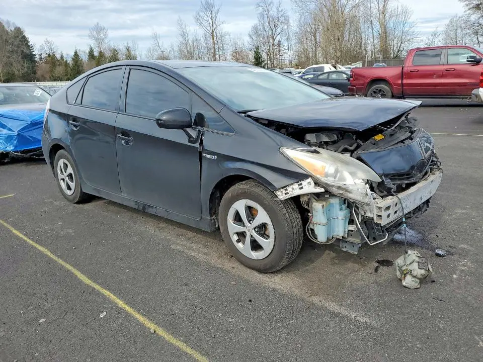 2014 TOYOTA PRIUS THREE  