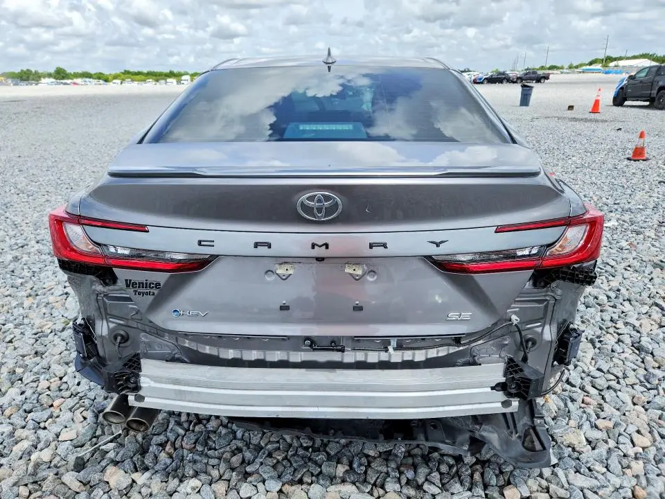 2025 TOYOTA CAMRY SE  