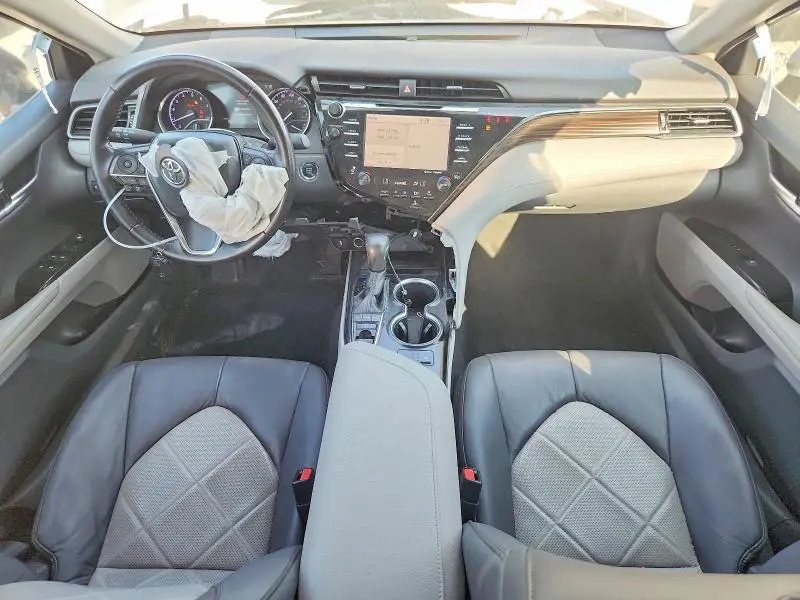 2019 TOYOTA CAMRY XLE  