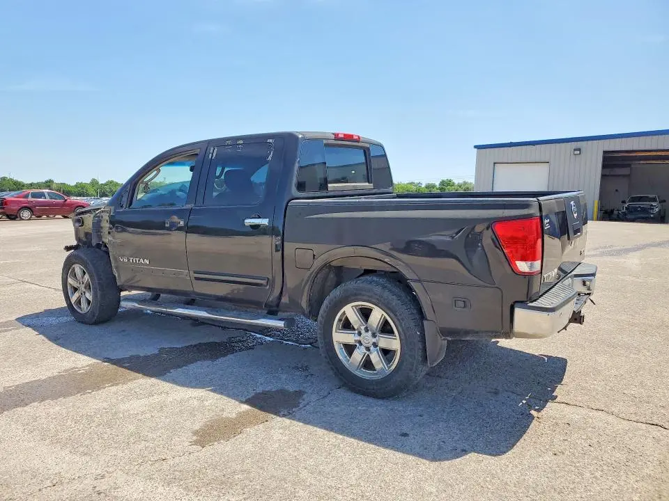 2010 NISSAN TITAN SE  