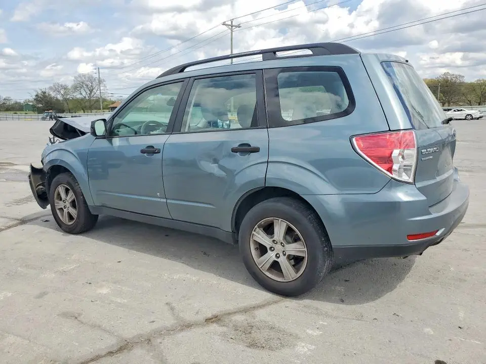 2010 SUBARU FORESTER XS  