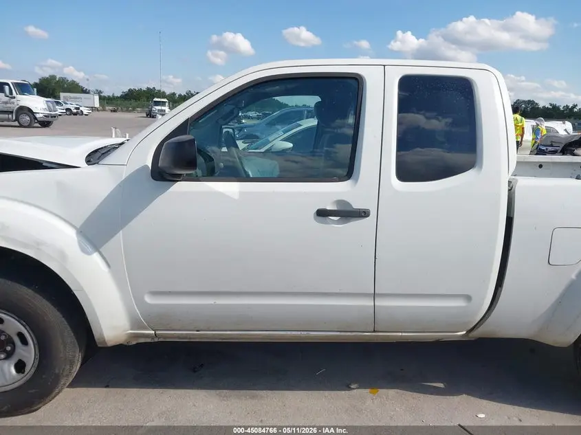 2013 NISSAN FRONTIER S