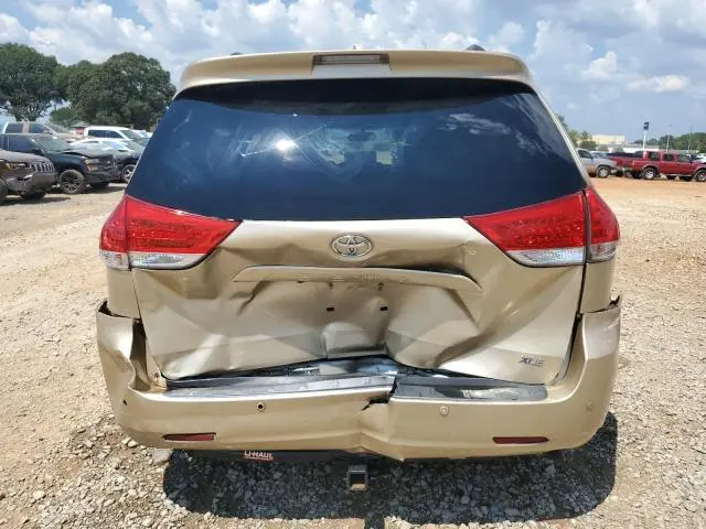 2011 TOYOTA SIENNA XLE  