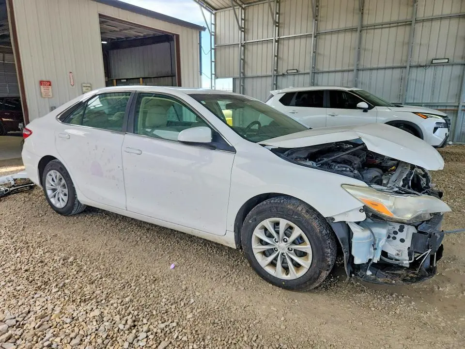 2016 TOYOTA CAMRY LE  