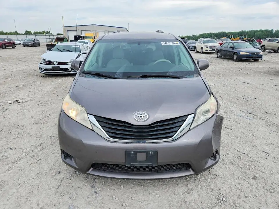 2011 TOYOTA SIENNA LE  
