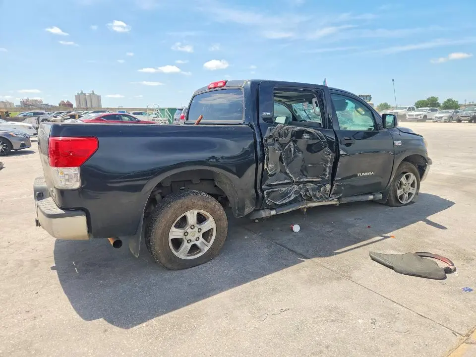 2011 TOYOTA TUNDRA CREWMAX SR5  