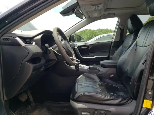 2022 TOYOTA RAV4 XLE  