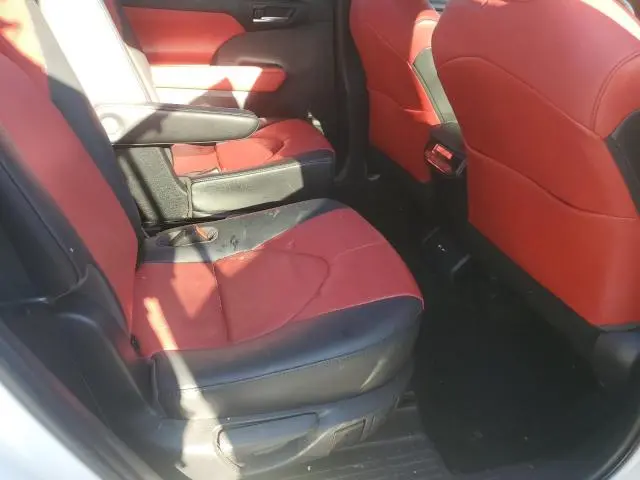 2021 TOYOTA HIGHLANDER XSE  