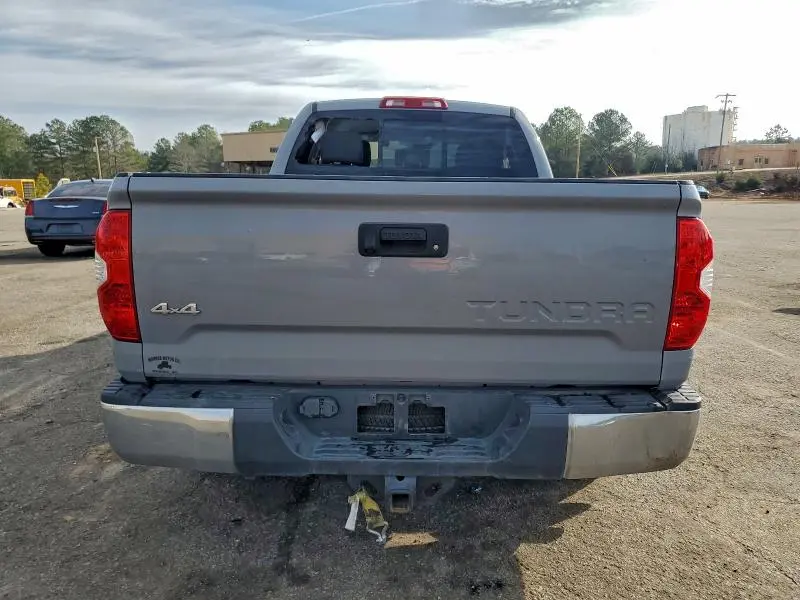 2018 TOYOTA TUNDRA DOUBLE CAB SR  