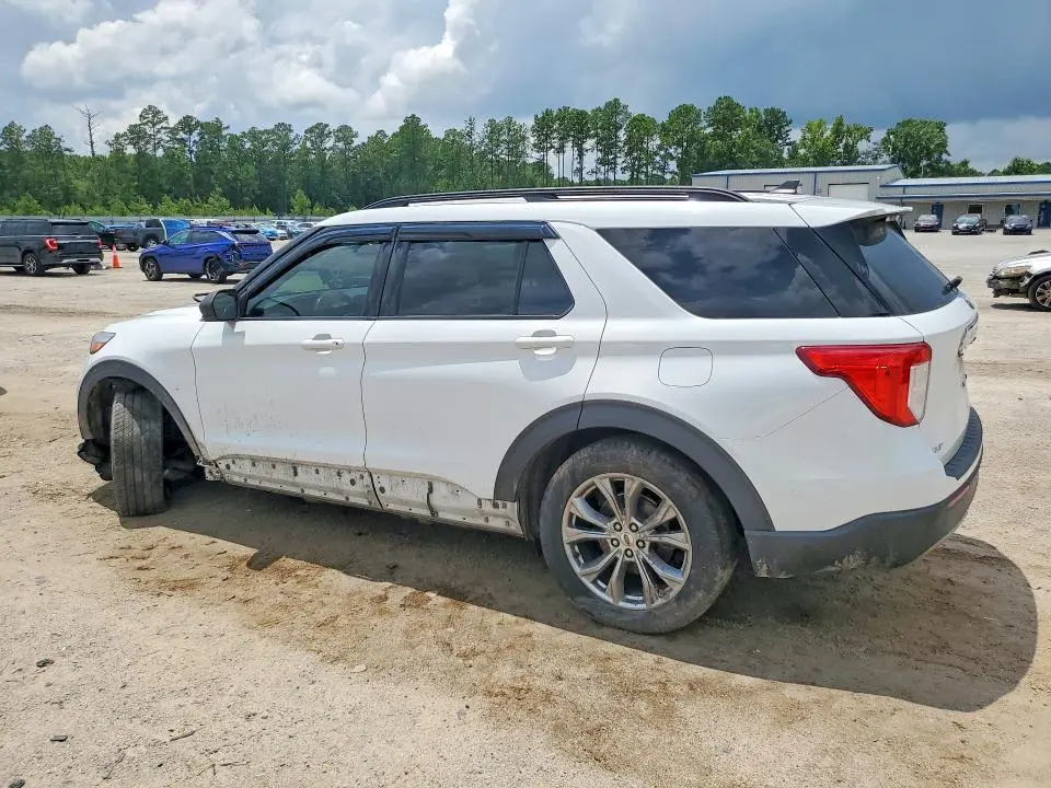 2022 FORD EXPLORER XLT  