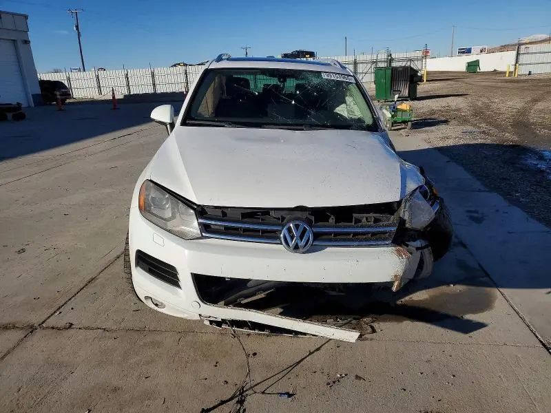 2014 VOLKSWAGEN TOUAREG V6 TDI  