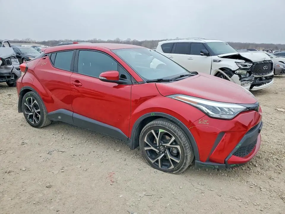 2020 TOYOTA C-HR XLE  