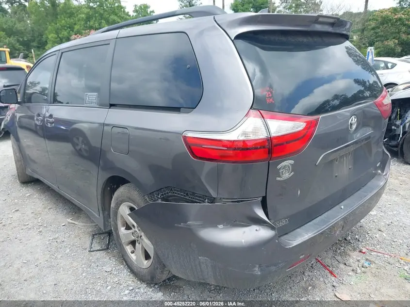 2019 TOYOTA SIENNA LE 8 PASSENGER