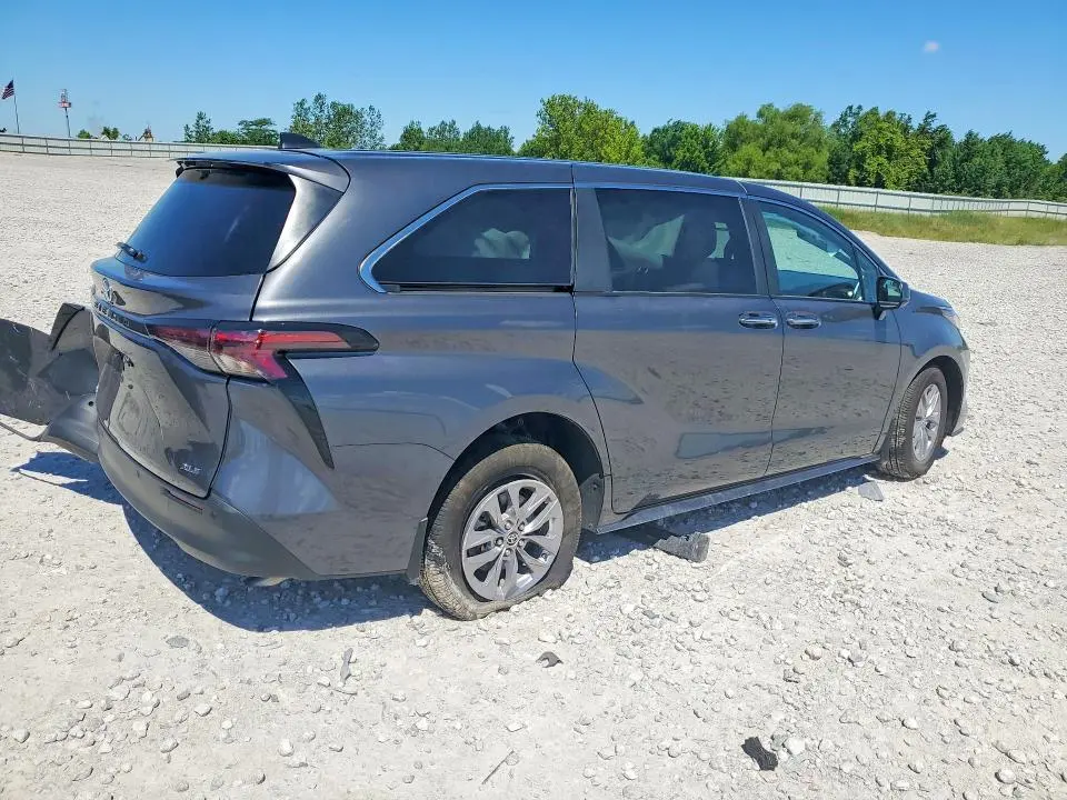 2025 TOYOTA SIENNA XLE 7-PASSENGER  