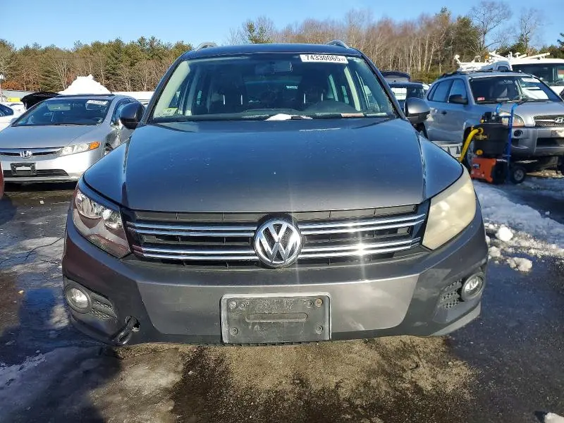 2013 VOLKSWAGEN TIGUAN S  