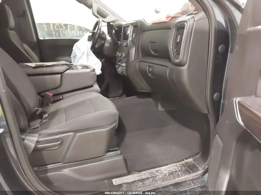 2021 CHEVROLET SILVERADO 1500 4WD  SHORT BED RST