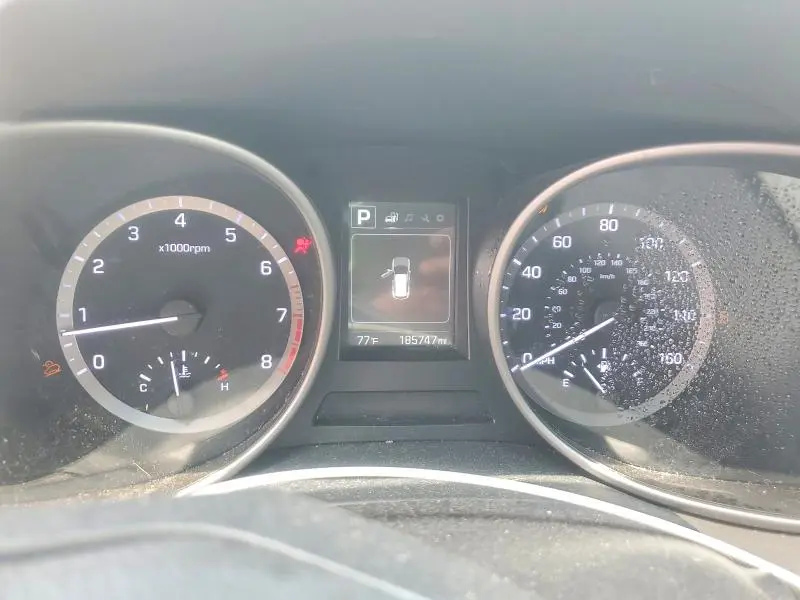 2018 HYUNDAI SANTA FE SE  
