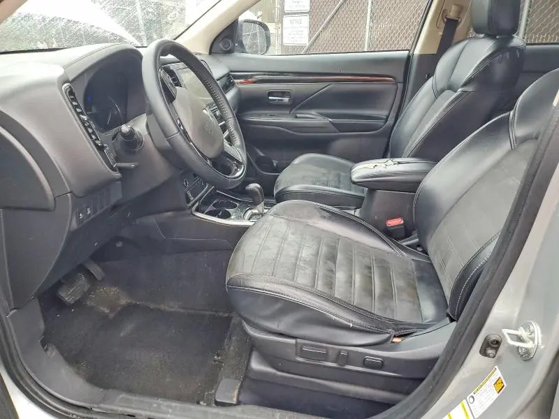 2020 MITSUBISHI OUTLANDER SE  