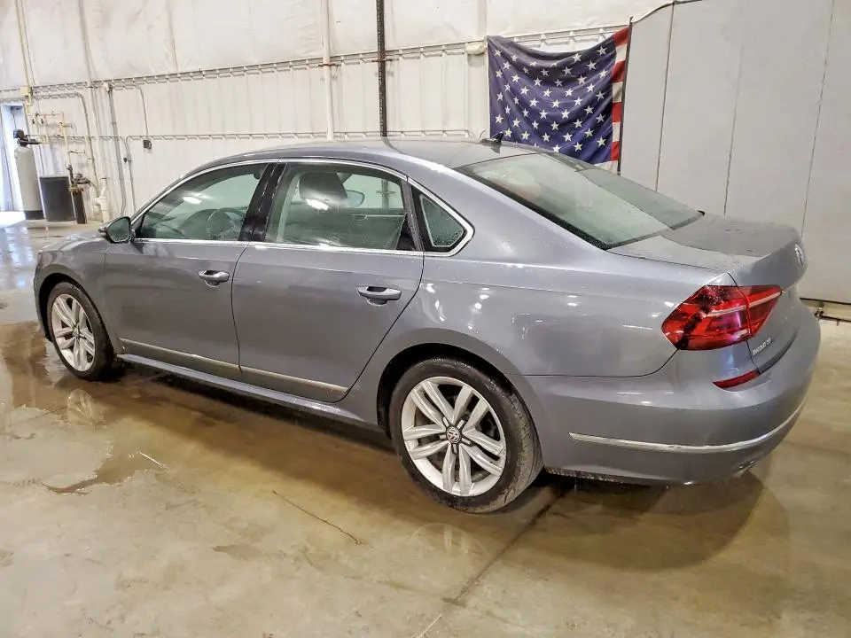 2017 VOLKSWAGEN PASSAT SE  