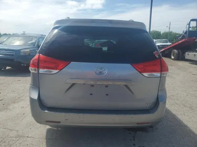 2013 TOYOTA SIENNA LE  