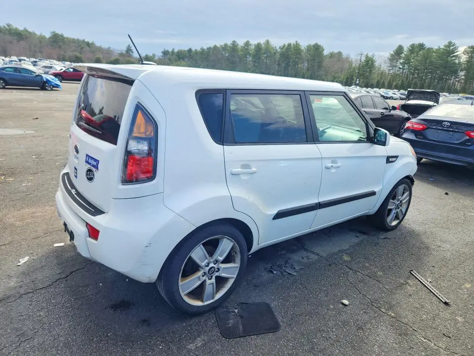 2011 KIA SOUL +  