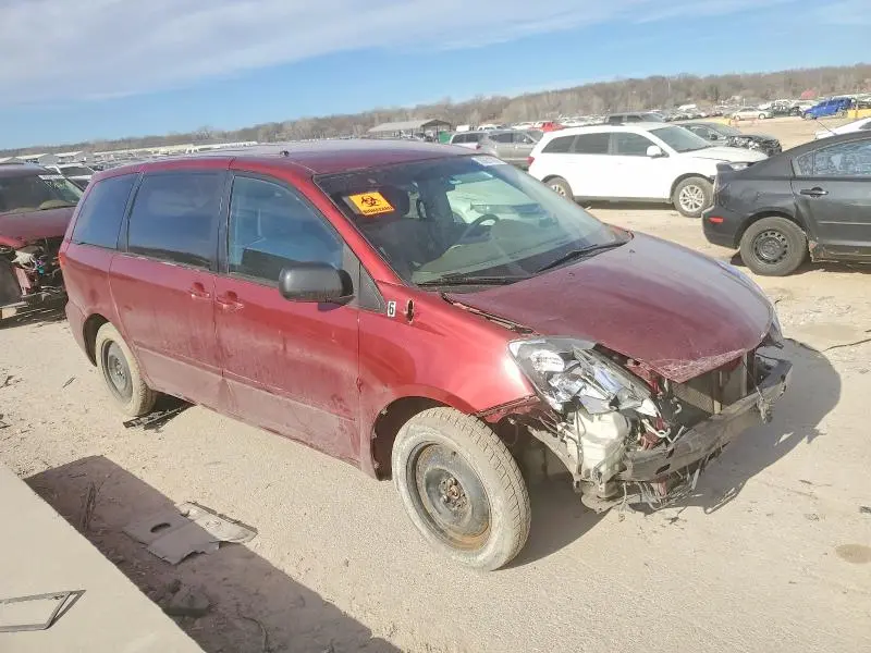 2010 TOYOTA SIENNA LE 7-PASSENGER  