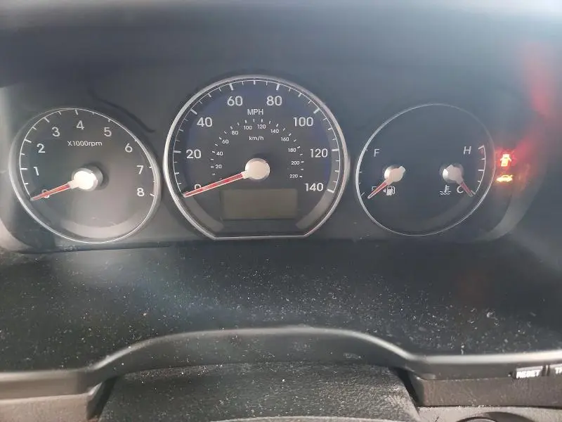 2010 HYUNDAI SANTA FE GLS  