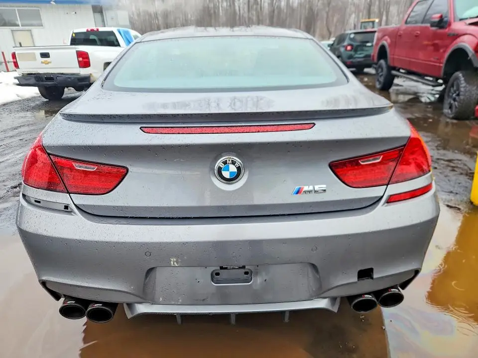 2015 BMW M6   