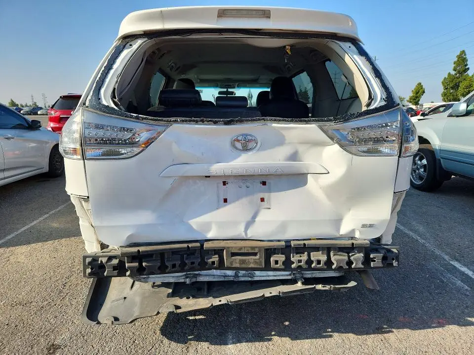 2011 TOYOTA SIENNA SPORT  