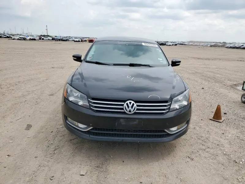 2015 VOLKSWAGEN PASSAT S  