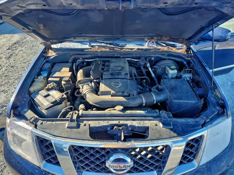 2011 NISSAN PATHFINDER S  