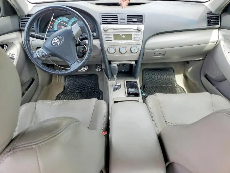 2011 TOYOTA CAMRY SE  