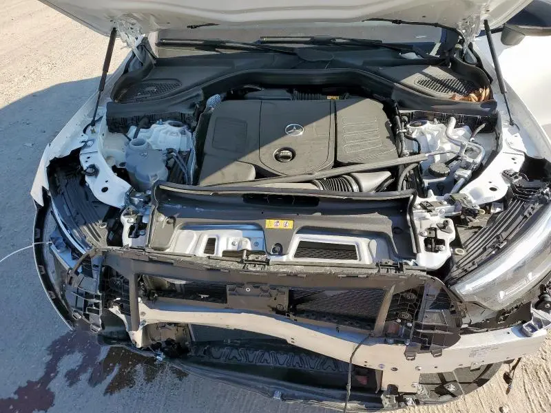 2025 MERCEDES-BENZ GLC 300  