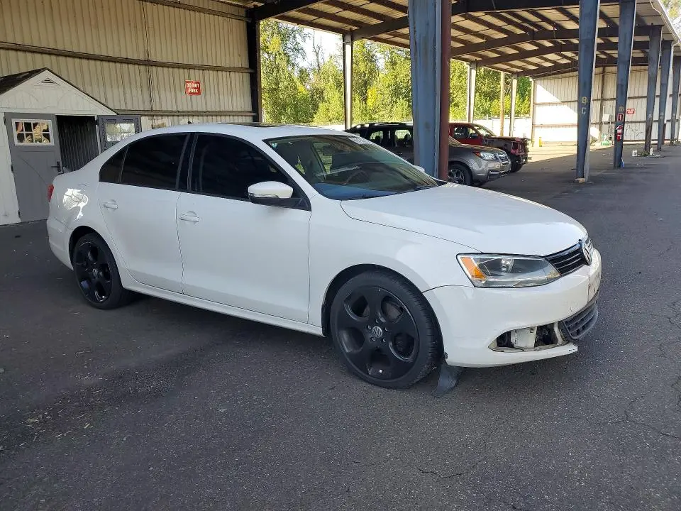 2012 VOLKSWAGEN JETTA SE  