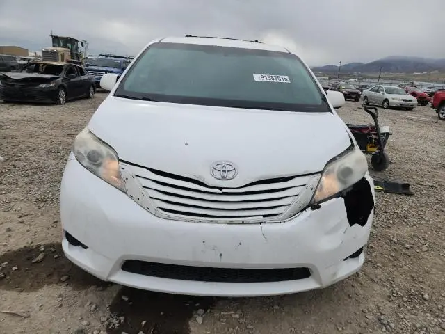 2015 TOYOTA SIENNA LE  