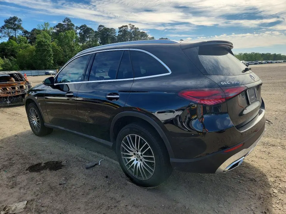2026 MERCEDES-BENZ GLC 300  