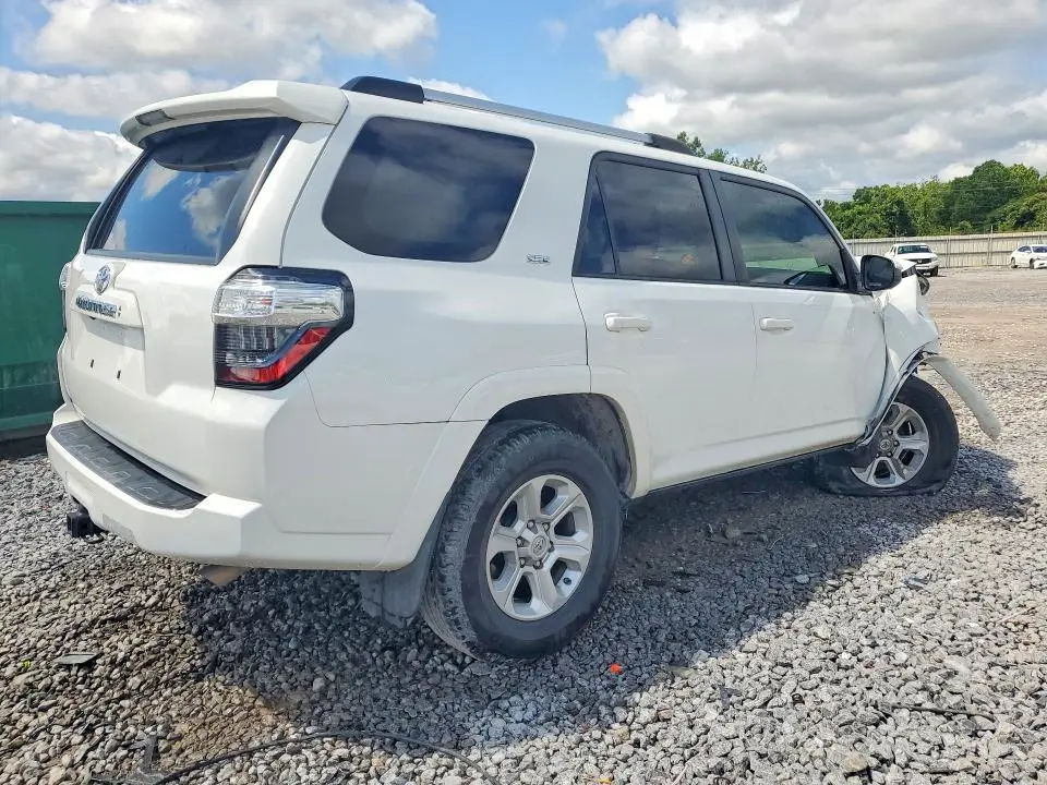 2021 TOYOTA 4RUNNER SR5  