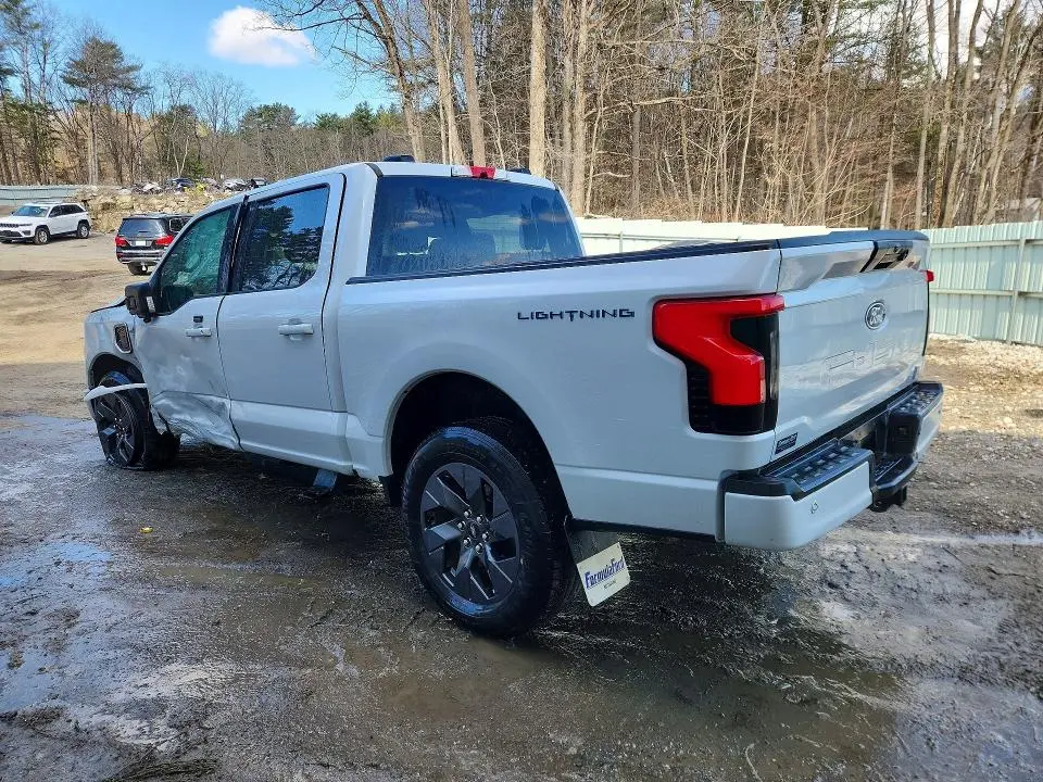2025 FORD F150 LIGHTNING XLT  