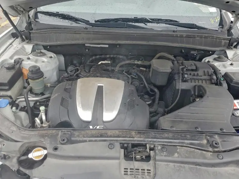 2011 HYUNDAI SANTA FE SE  